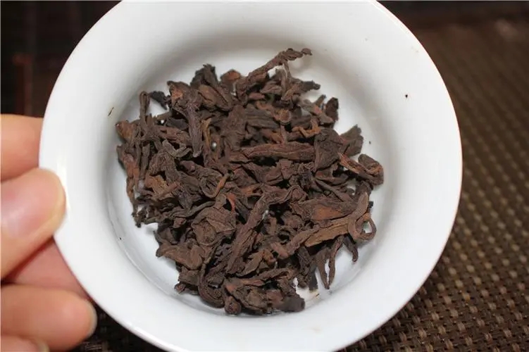 普洱茶的“樟香、棗香、糯香”等香味由什么決定？