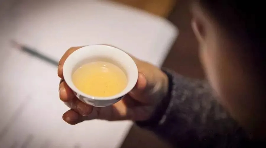 茶和水為什么會“分離”?