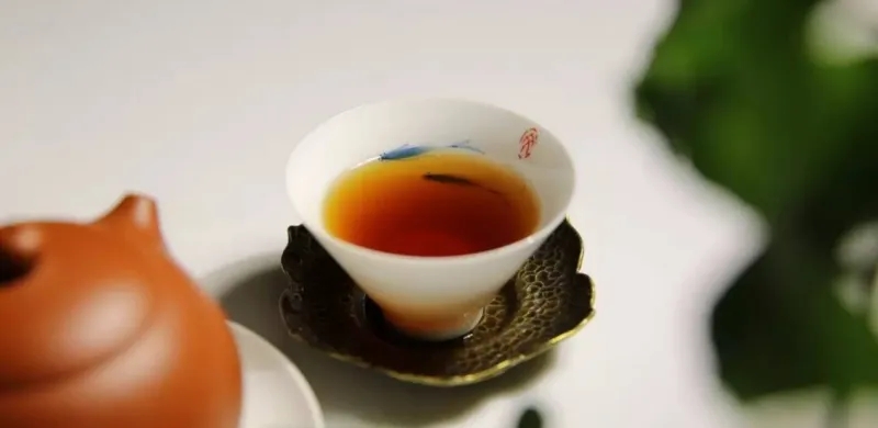 剛剛說出了古樹純料與拼配之間的秘密!